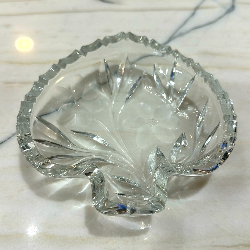Frosted Etched Glass Flower Design Crystal candy/trinket dish spade shape